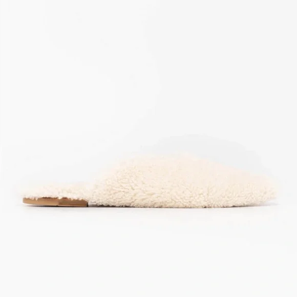 ✨like new ✨ SLEEPER Cream Shearling Slippers, size 39 - Picture 3 of 6